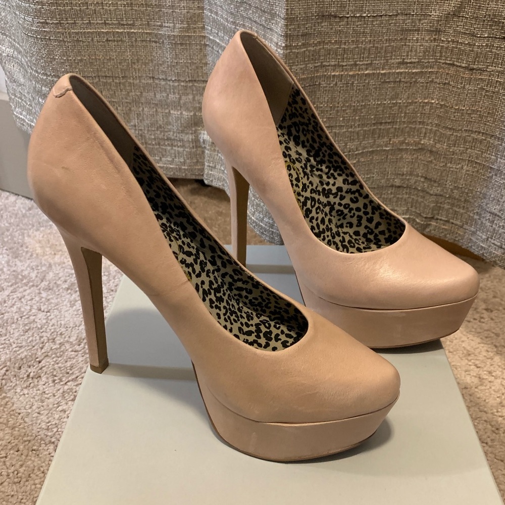 Jessica Simpson Pale Pink Platform Pumps